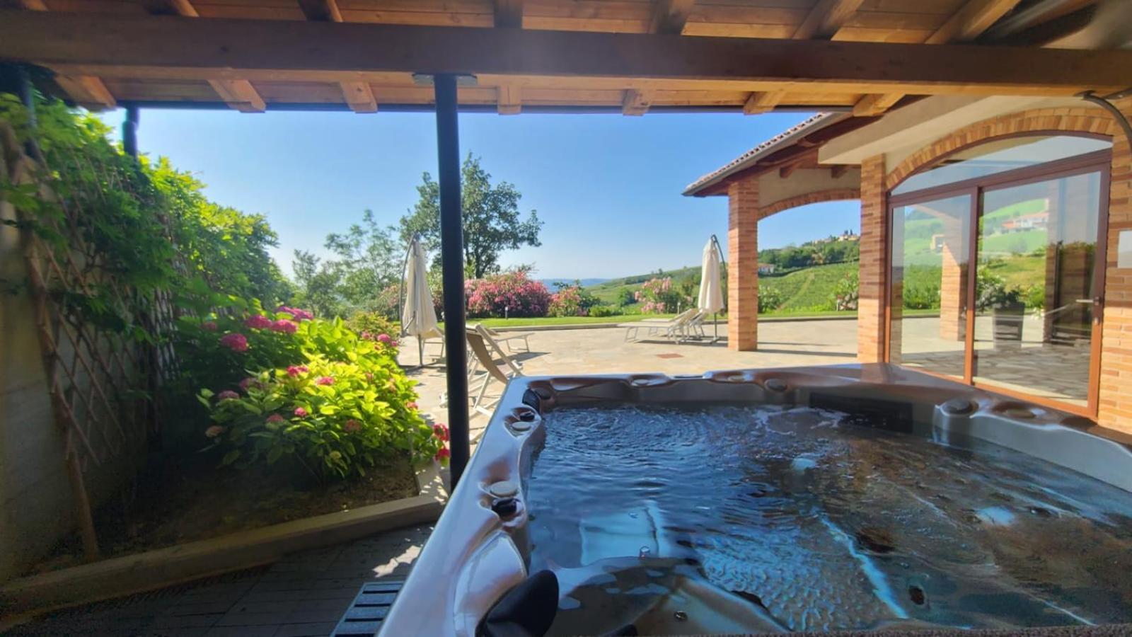 Casa Castella - Adults Only - Langhe Villa Diano dʼAlba Екстериор снимка