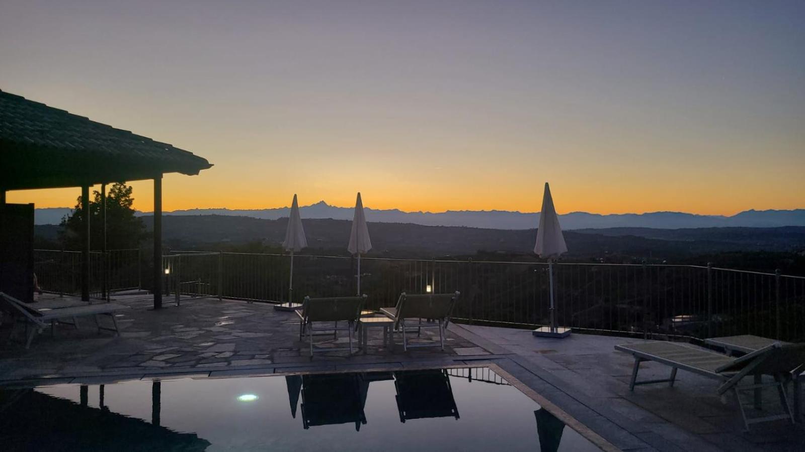 Casa Castella - Adults Only - Langhe Villa Diano dʼAlba Екстериор снимка
