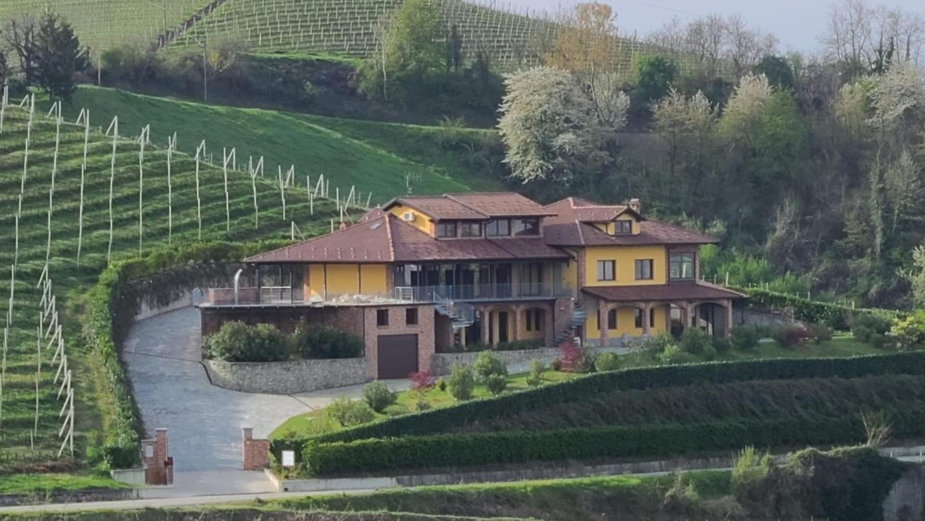Casa Castella - Adults Only - Langhe Villa Diano dʼAlba Екстериор снимка