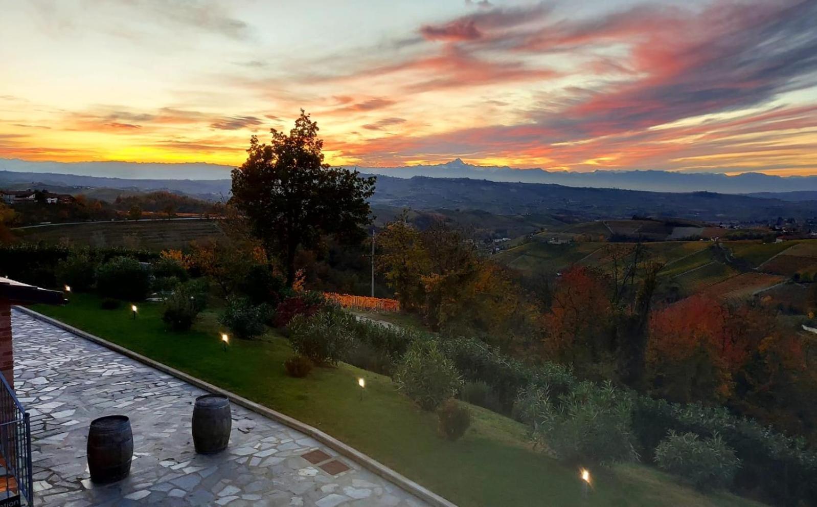 Casa Castella - Adults Only - Langhe Villa Diano dʼAlba Екстериор снимка