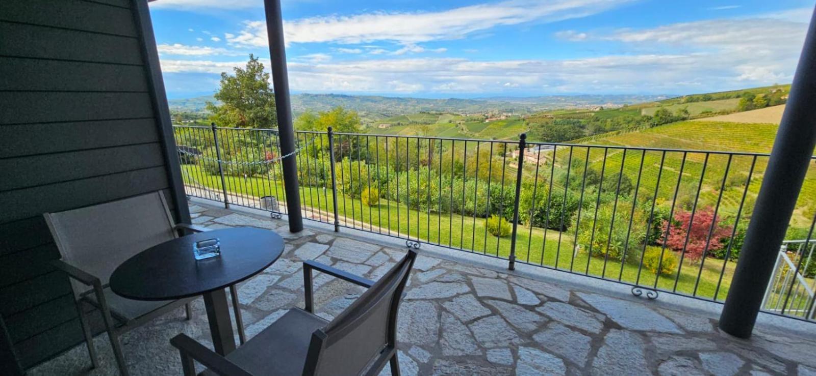 Casa Castella - Adults Only - Langhe Villa Diano dʼAlba Екстериор снимка