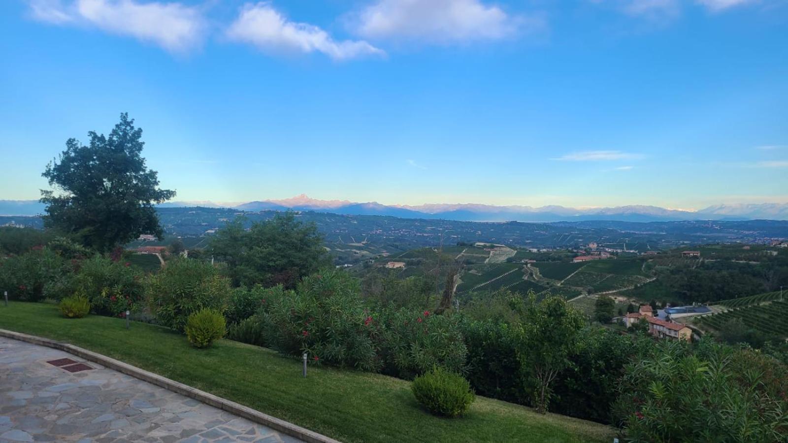 Casa Castella - Adults Only - Langhe Villa Diano dʼAlba Екстериор снимка