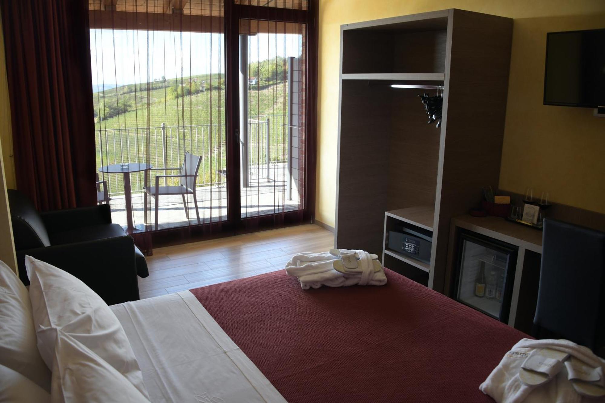 Casa Castella - Adults Only - Langhe Villa Diano dʼAlba Екстериор снимка